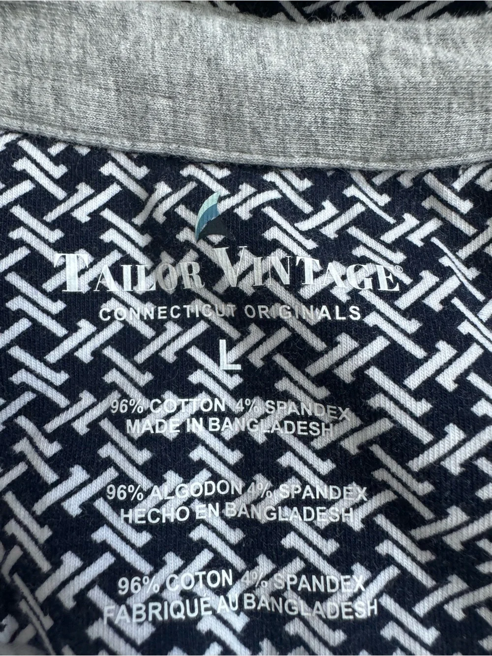 Tailor Vintage navy & White Geometric Short-Sleeve Button-Down Shirt